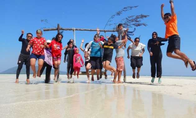 Paket Wisata Karimunjawa dari Jombang