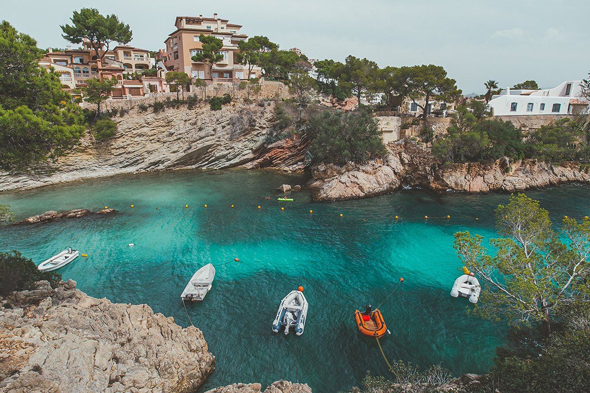 Aeropuertos insulares: Pasa tu verano en las Islas Baleares.