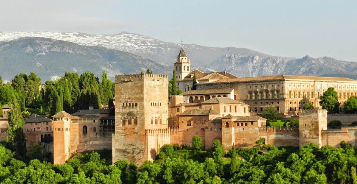 ¿Dónde puedo aparcar gratis en Granada?