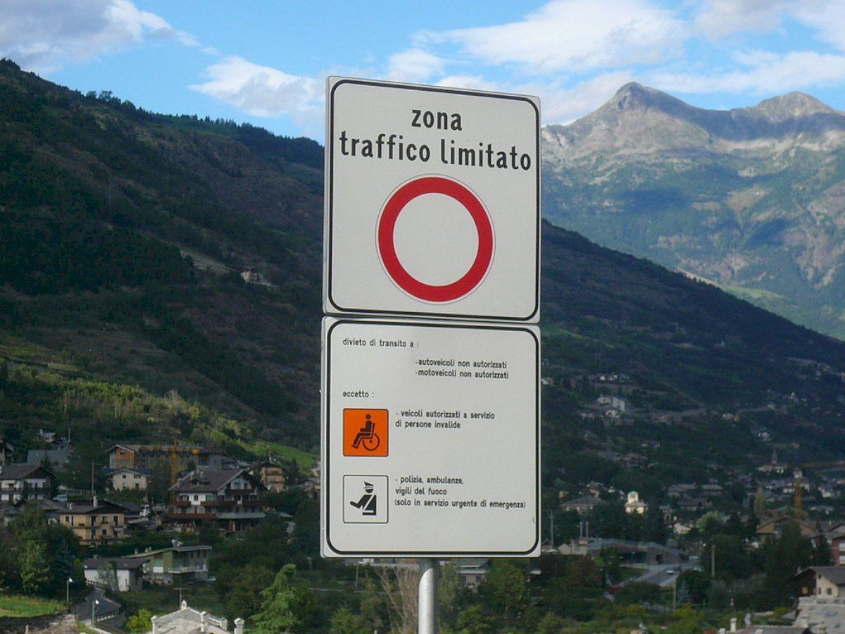 ZTL Milan's Limited Traffic Zone: B area, area C, timetables and map (updated 2021)