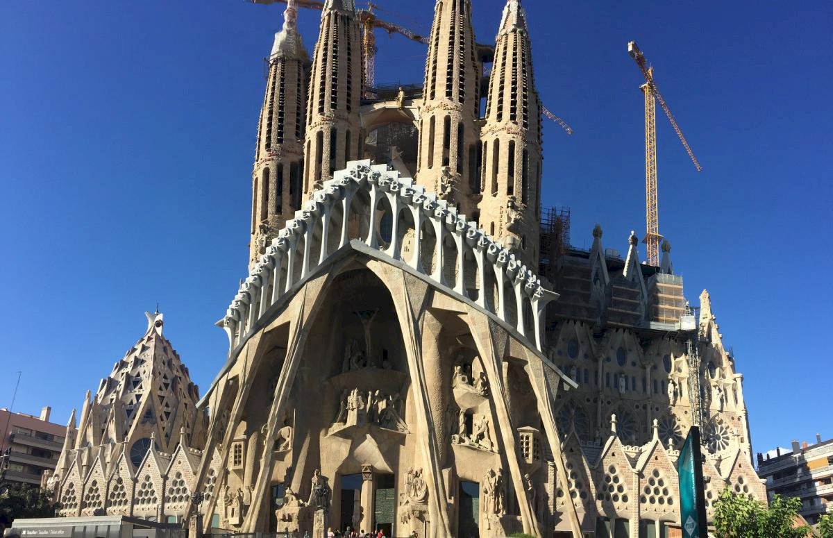 Chaque année la Sagrada Familia reçoit plus de 3 millions de visiteurs.  