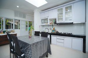 keramik lantai dapur