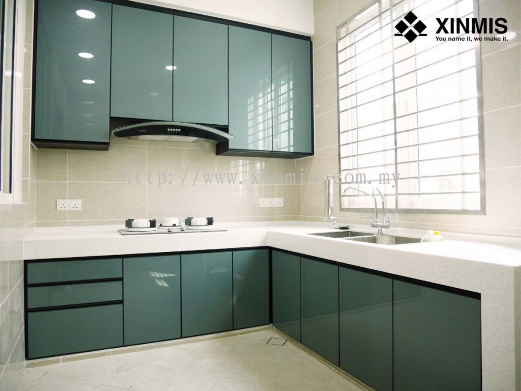 https://ik.imagekit.io/pashouses/pandu/pages/wp-content/uploads/2023/03/kitchen-set-aluminum-hijau-1024x768.jpeg