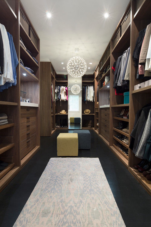 Walk in closet sederhana minimalis