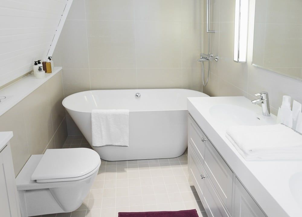 Desain kamar mandi minimalis dengan bathtub