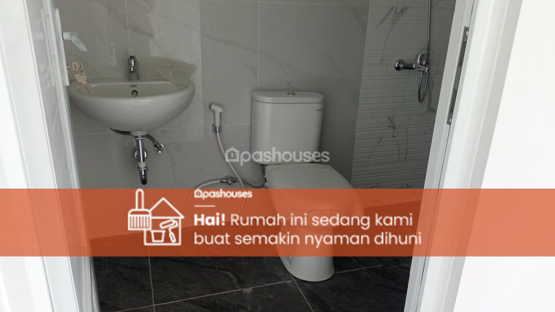 Jalan Kelapa Molek 3 Sektor 8B Blok FA5 No.6