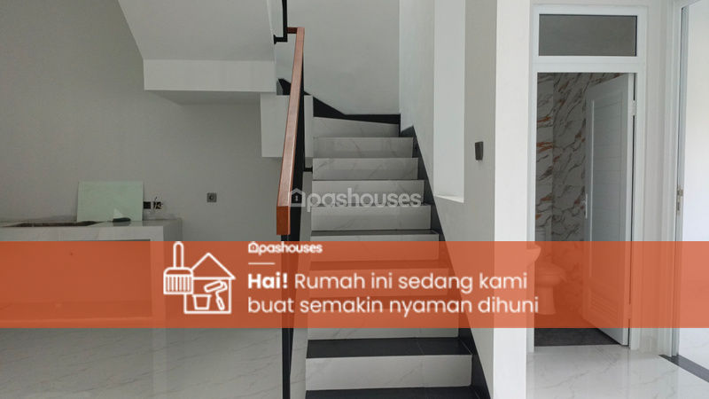 Jalan Kelapa Molek 3 Sektor 8B Blok FA5 No.6