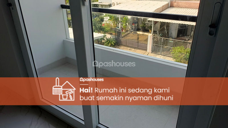 Jalan Kelapa Molek 3 Sektor 8B Blok FA5 No.6