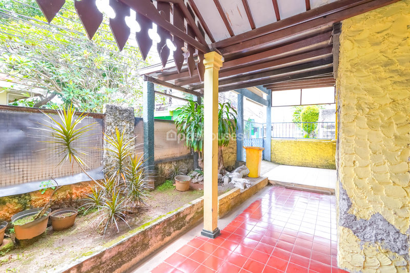Jalan Pisangan Raya
