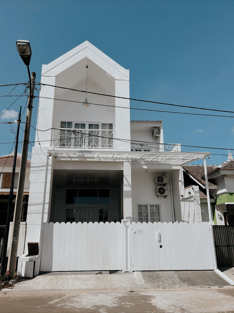 Perumahan Harapan Indah Cluster Aralia Blok HY31 No.63