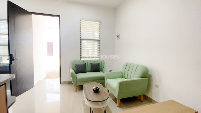 Aryana Karawaci Cluster Kristal
