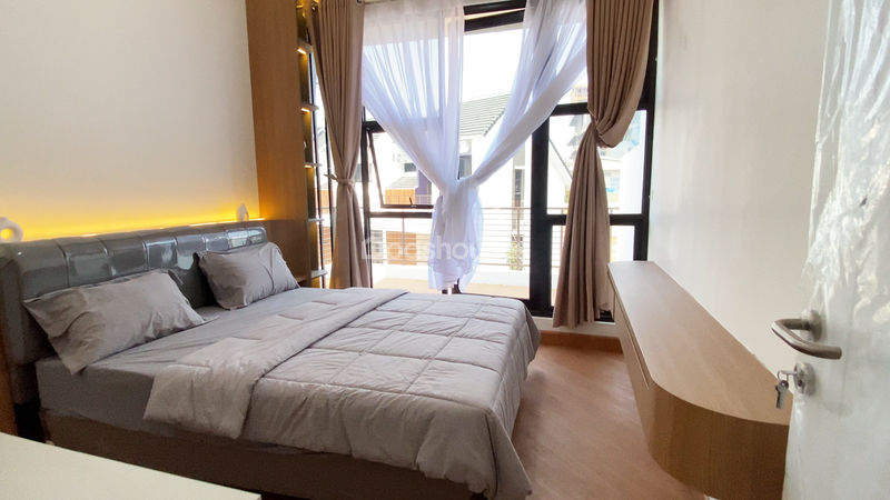 Aryana Karawaci Cluster Kristal