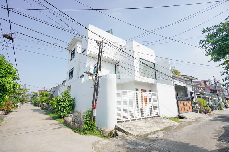 Jln Minas 5 , Jatiwaringin, Pondok Gede - Kota Bekasi