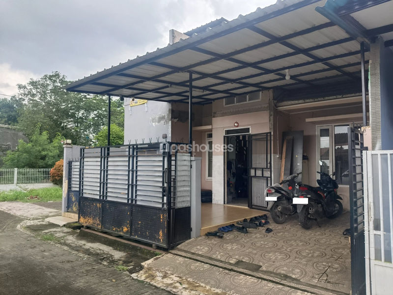 Cluster Curug Village Blok B No.8