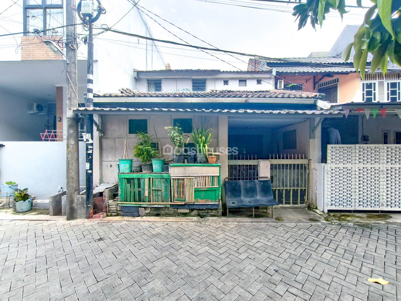 Jalan Garuda II Blok L