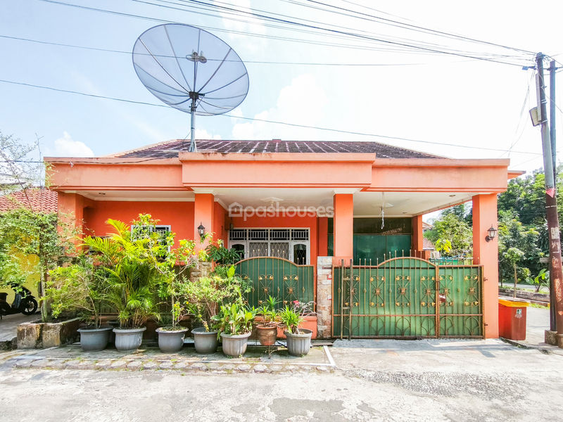 Perumahan Bumi Insani Blok B1 No.11