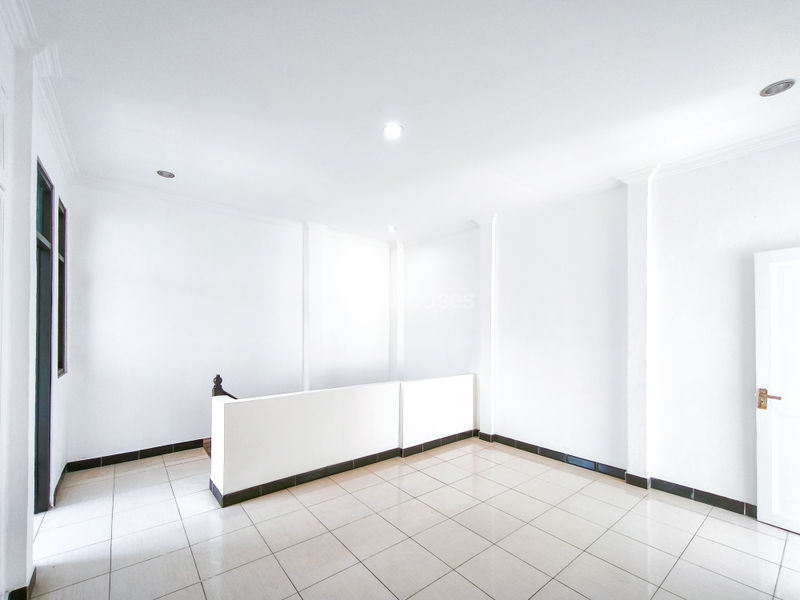 Legenda Wisata Zona Colombus