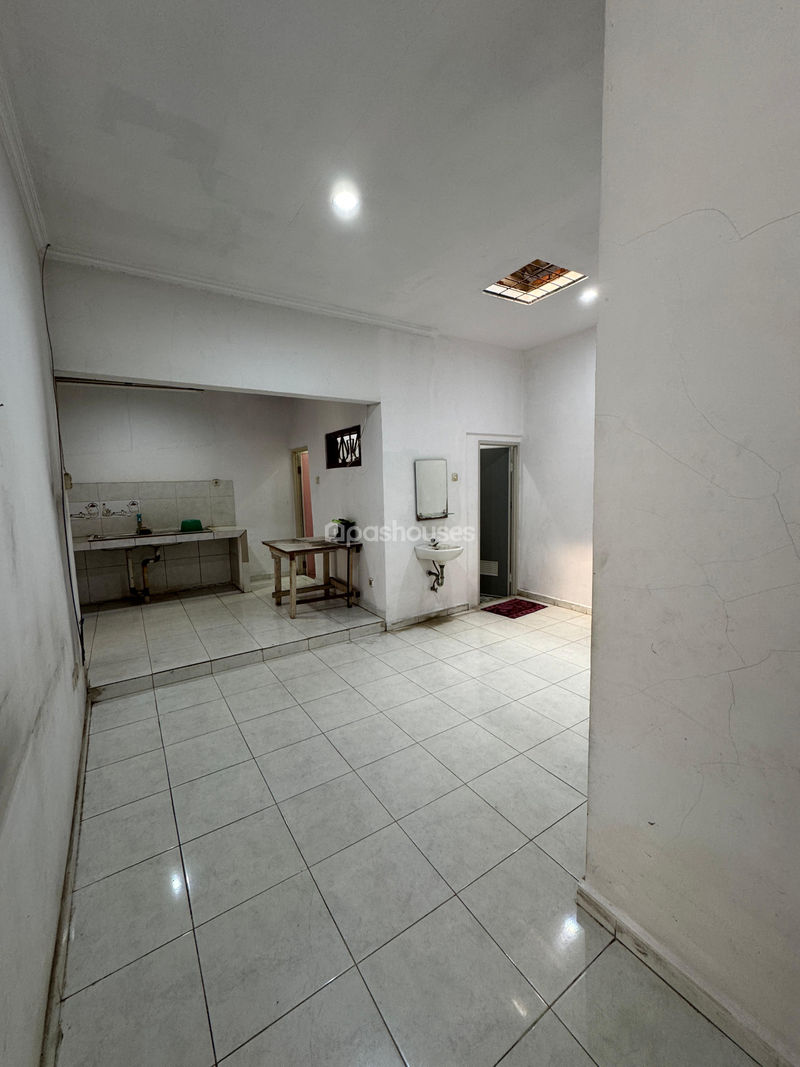 Jalan Flamboyan Blok B8