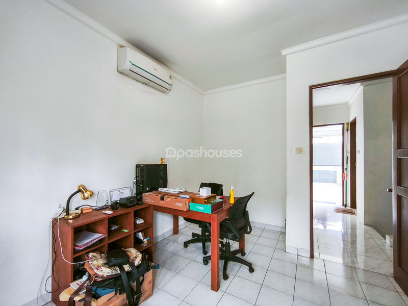 Legenda Wisata Zona Picasso Blok K5/10