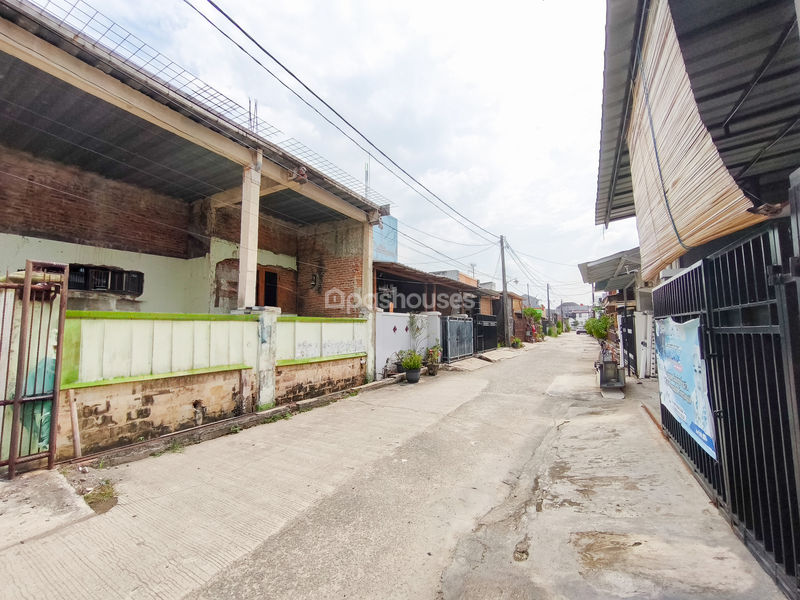 Jalan Sawo VIII Blok SV No.1