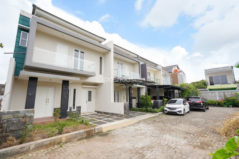 Bananas Residence 2