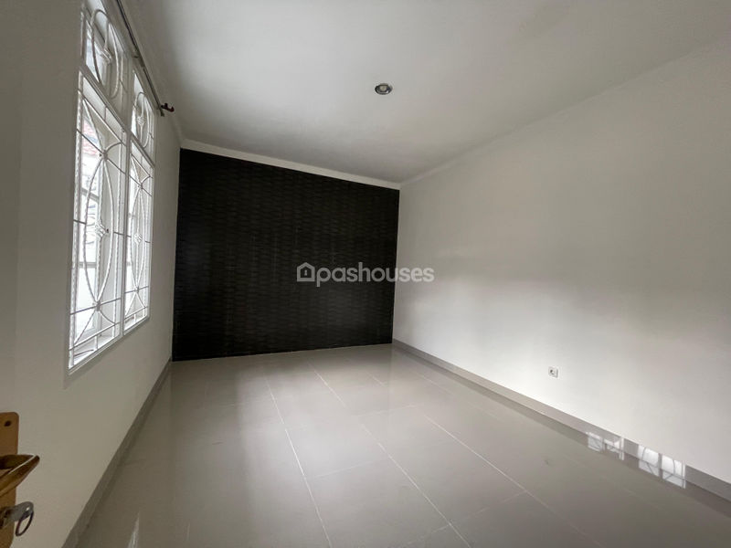 Kota Wisata Cluster Madrid Blok F4