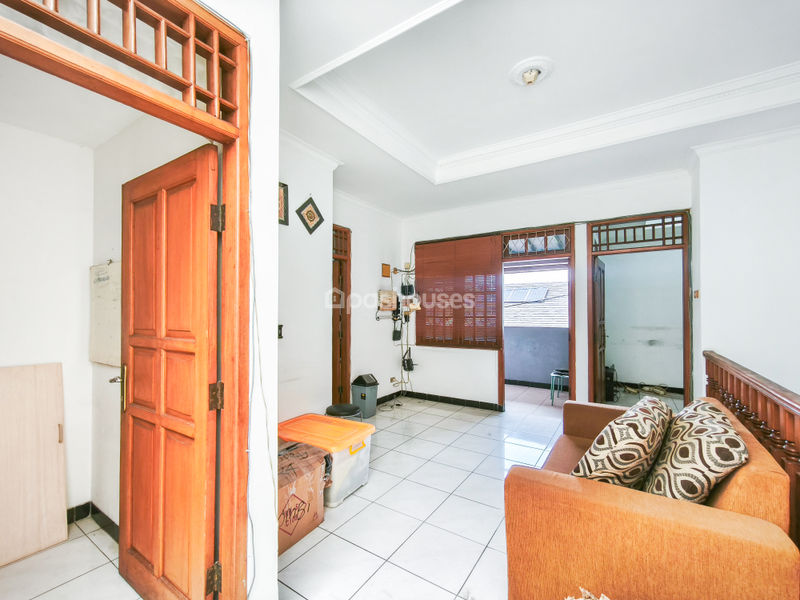 Jalan Taman Sari Blok L