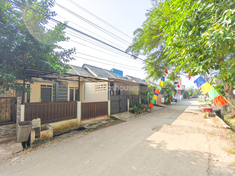 Jalan Flamboyan Ciputat