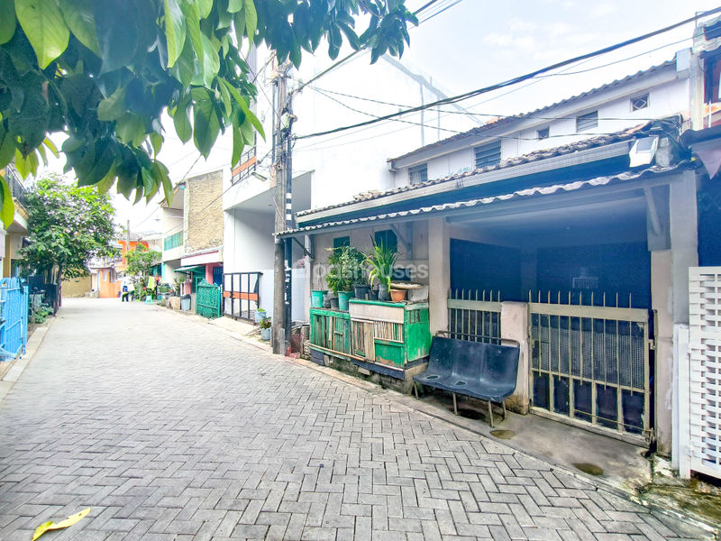 Jalan Garuda II Blok L