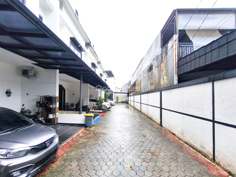 Jalan Saari Kelapa Dua