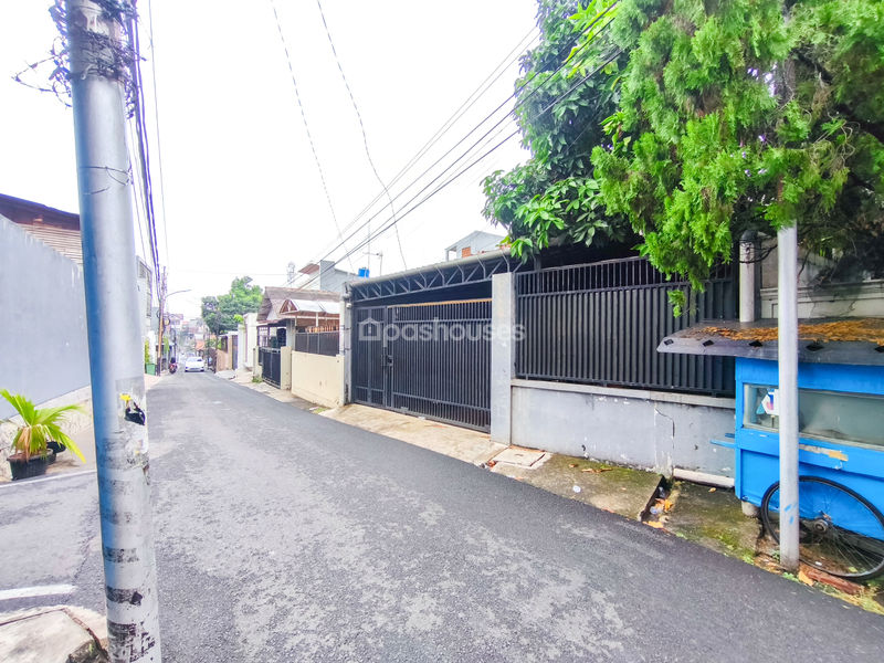 Jalan Soleh II No.44 Kebon Jeruk