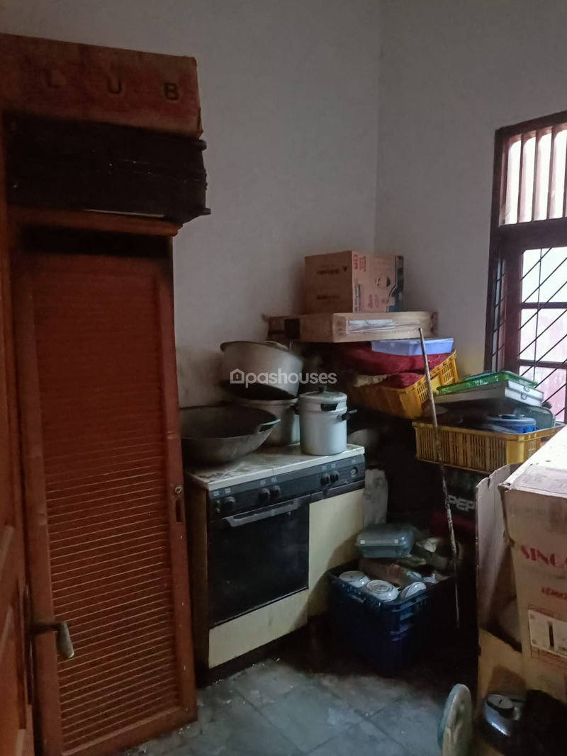 Jalan Wisma Ratu 5 No.56