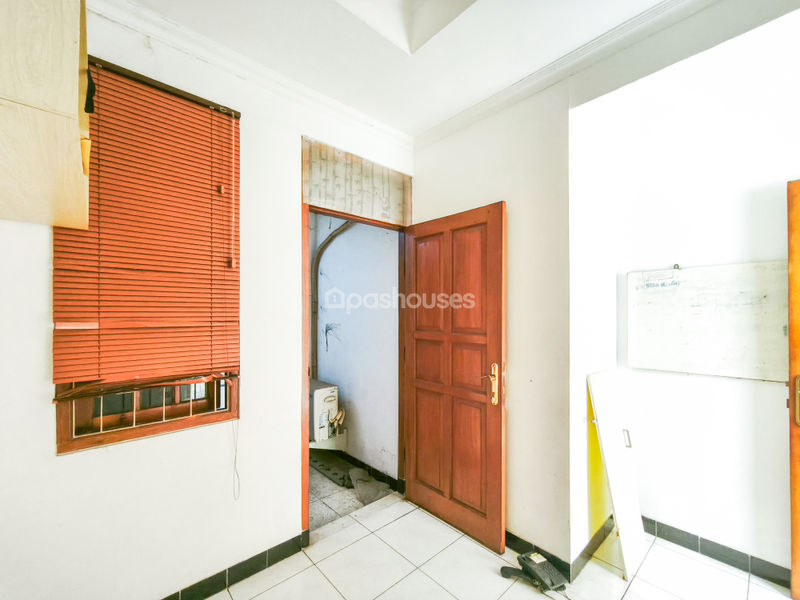 Jalan Taman Sari Blok L