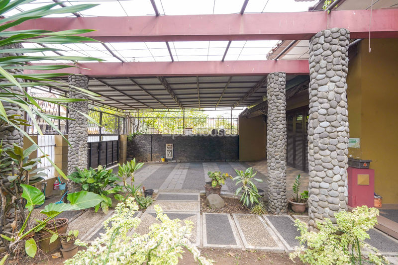 Jalan Mawar No. 9