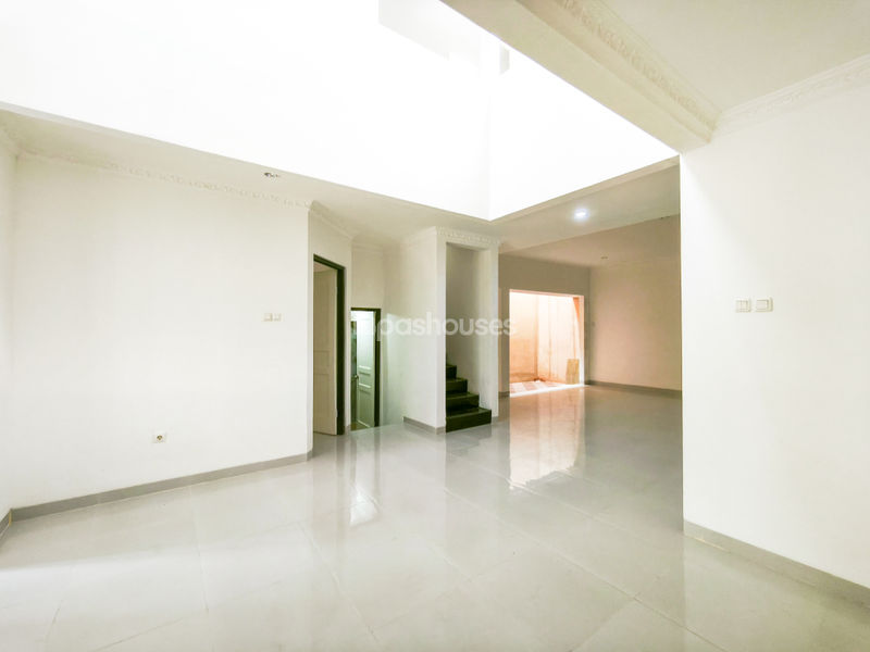 Kota Wisata Cluster Amsterdam No.30 Blok I No.5