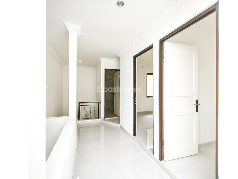 Kota Wisata Cluster Amsterdam No.30 Blok I No.5
