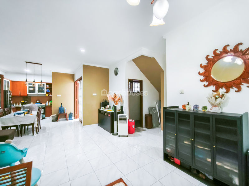 Legenda Wisata Zona Picasso Blok K5/10