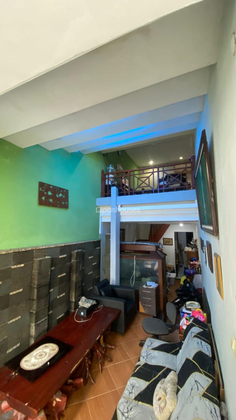 Jalan Mahakam 1