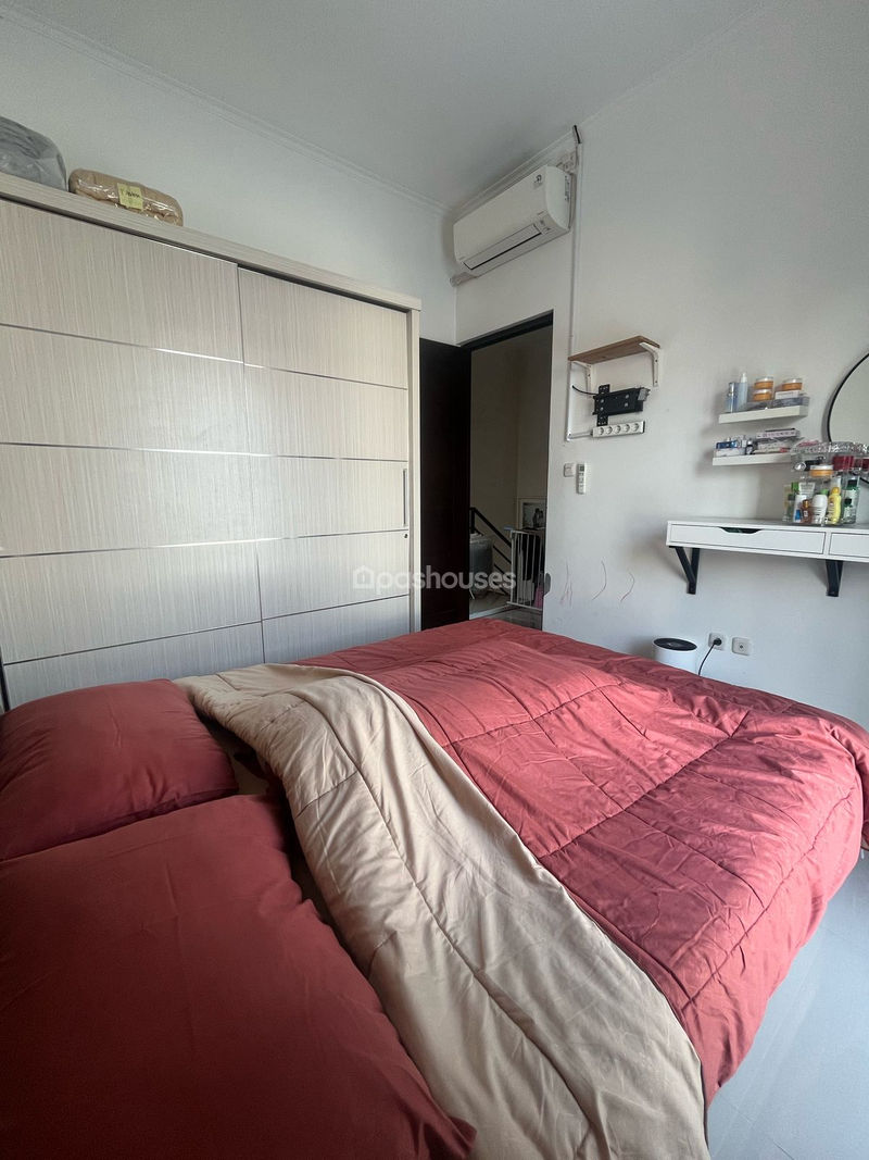 Perumahan Urbana Jatiwaringin Residence Blok D No.6