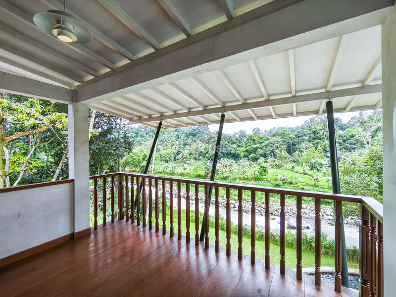 Kampung Ciliwung Riverside