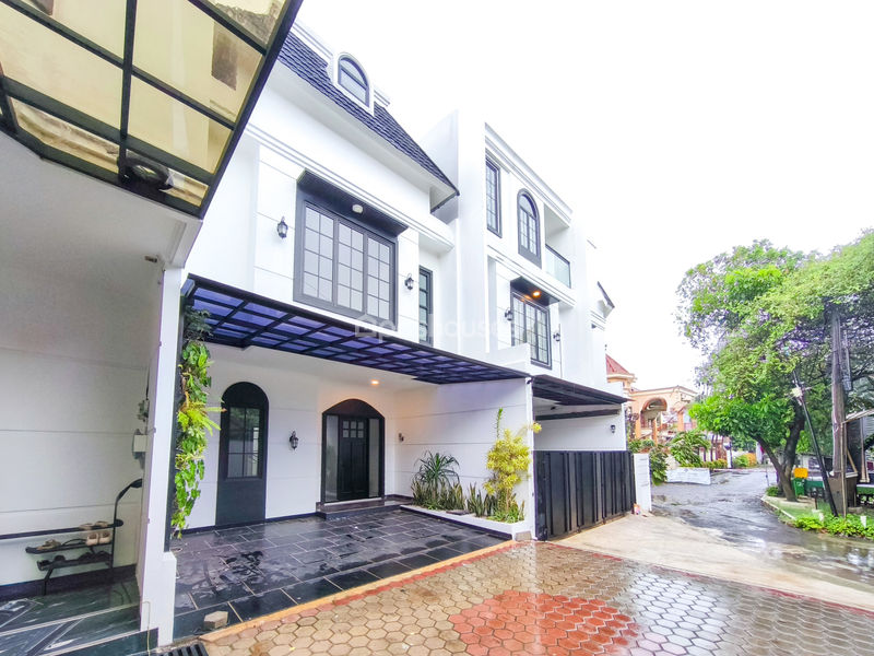 Jalan Saari Kelapa Dua