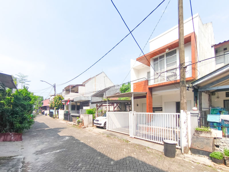 Jalan Tembus Graha GR 26 No.15