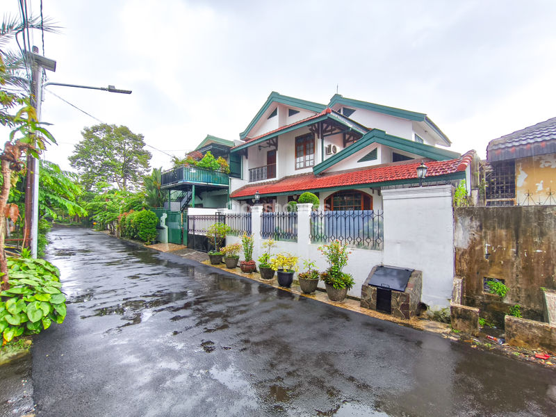 Perumahan Bukit Cirendeu II No. 6