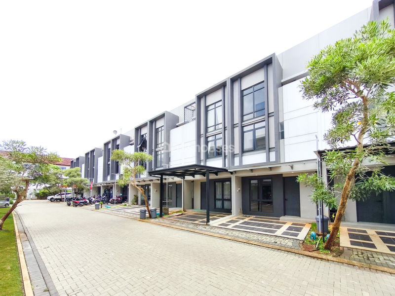 Latinos Business District BSD City Blok B12 No.5