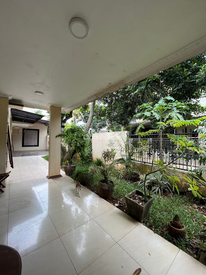 Jalan Gelora 5 Pondok Kacang Timur