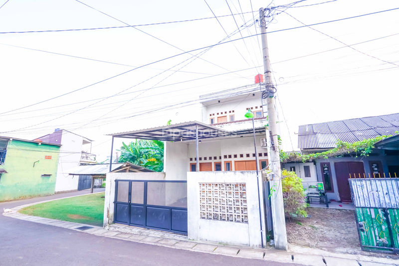 Jalan Makam Pule Depok