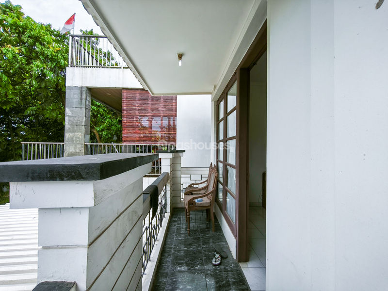 Legenda Wisata Zona Picasso Blok K5/10