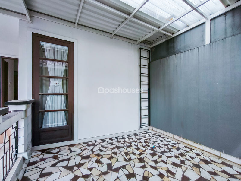 Legenda Wisata Zona Picasso Blok K5/10