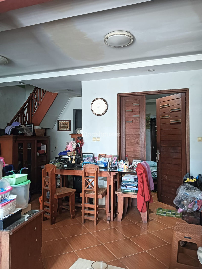Jalan Mahakam 1