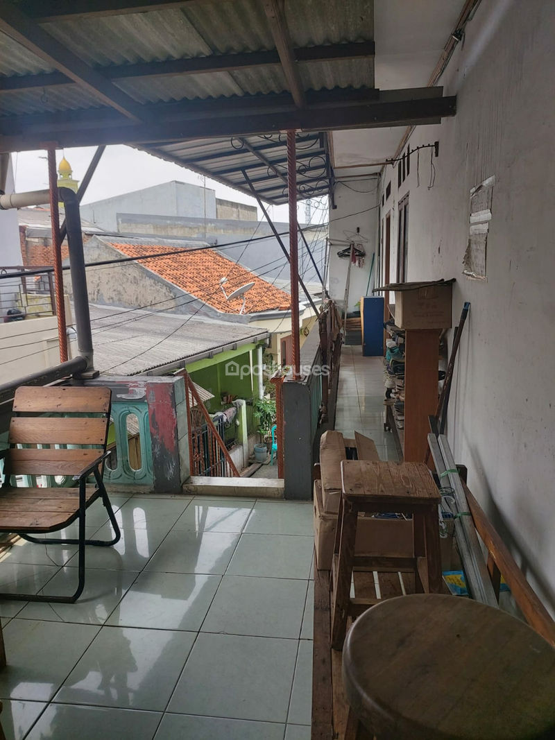 Jalan Teratai Putih 1